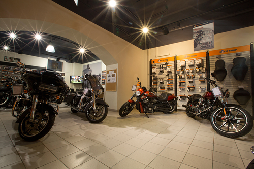 Освещение Освещение салона мотоциклов Harley Davidson. Санкт-Петербург. - фото 1
