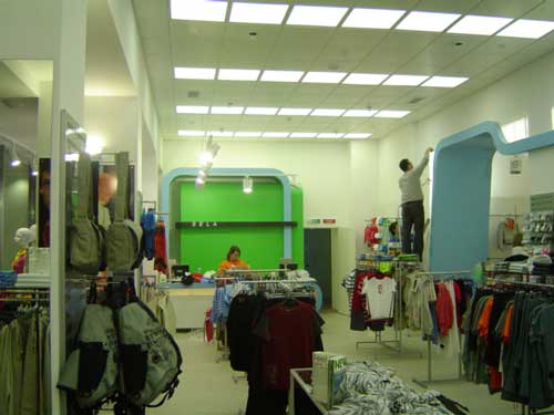 Освещение Магазин SELA в Нарвсокм универмаге, Санкт-Петербург - фото 3