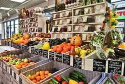Освещение продуктового магазина. Санкт-Петербург.