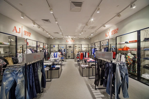 Освещение Освещение магазина Armani Jeans. BUTIK.RU. Москва - фото 1