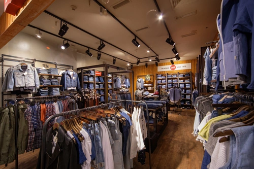 Освещение Освещение магазина Levis. BUTIK.RU. Москва. - фото 1