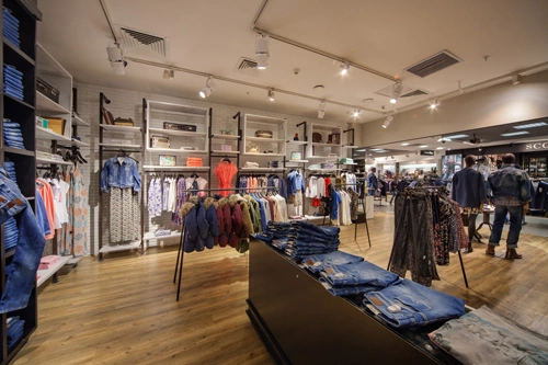 Освещение Освещение магазина Pepe Jeans. BUTIK.RU. Москва. - фото 2